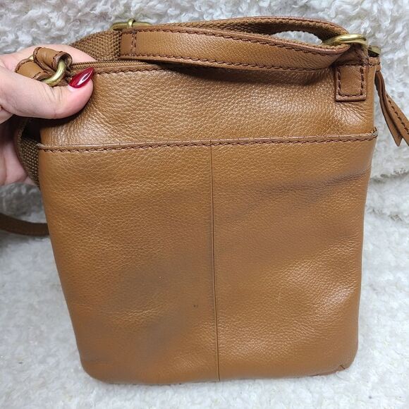 Fossil Carson Top Zip Crossbody Bag Saddle - Picture 3 of 13